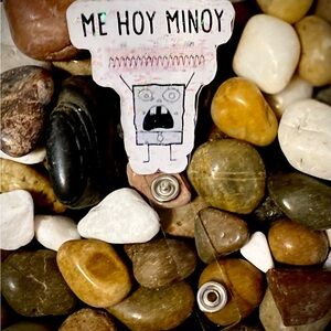 Me Hoy Minoy Badge Reel - White Pink Accent